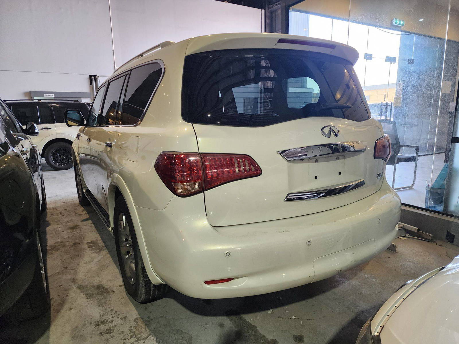 2014 INFINITI QX80 — 178399 Miles — Lot 9065947 — Souq - Marhaba Auctions Used Cars - Image 3