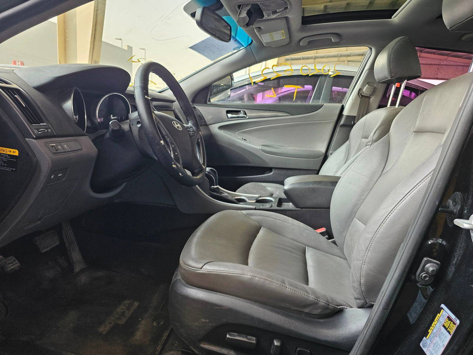 2013 HYUNDAI SONATA — 242782 KM — Lot 20206221 — Souq - Marhaba Auctions Used Cars - Image 9