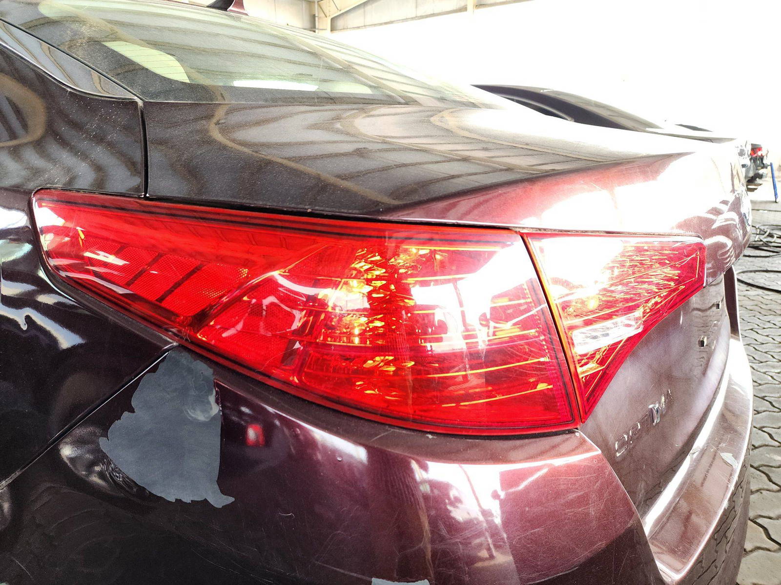 2011 KIA OPTIMA — 166463 Miles — Lot 92700 — Souq - Marhaba Auctions Used Cars - Image 11