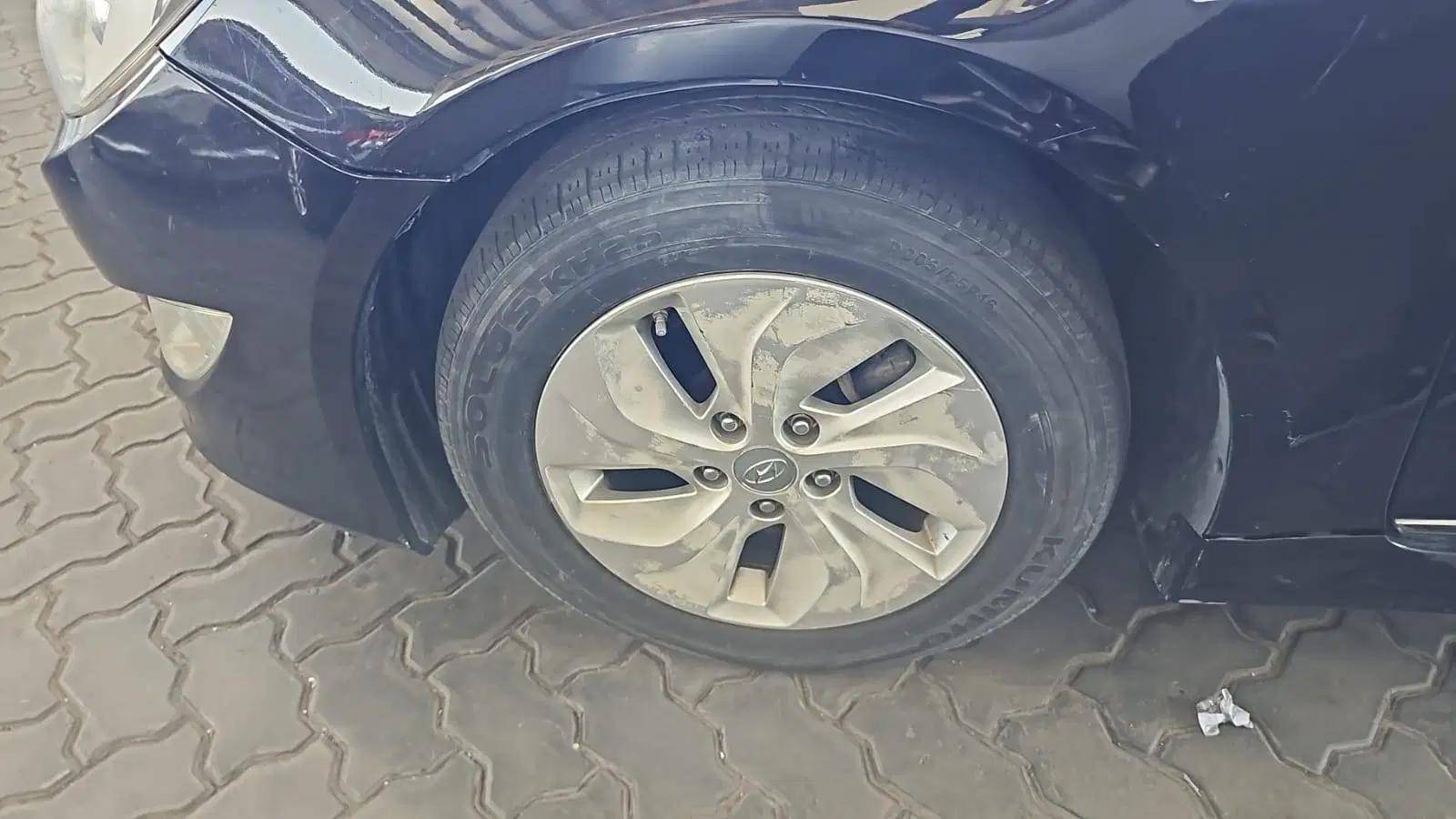 2012 HYUNDAI SONATA — 212264 KM — Lot A056663 — Souq - Marhaba Auctions Used Cars - Image 10