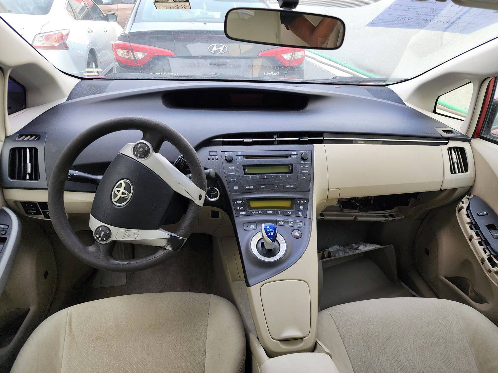 2011 TOYOTA PRIUS — 170835 Miles — Lot 21187 — Al Quoz - Marhaba Auctions Used Cars - Image 9