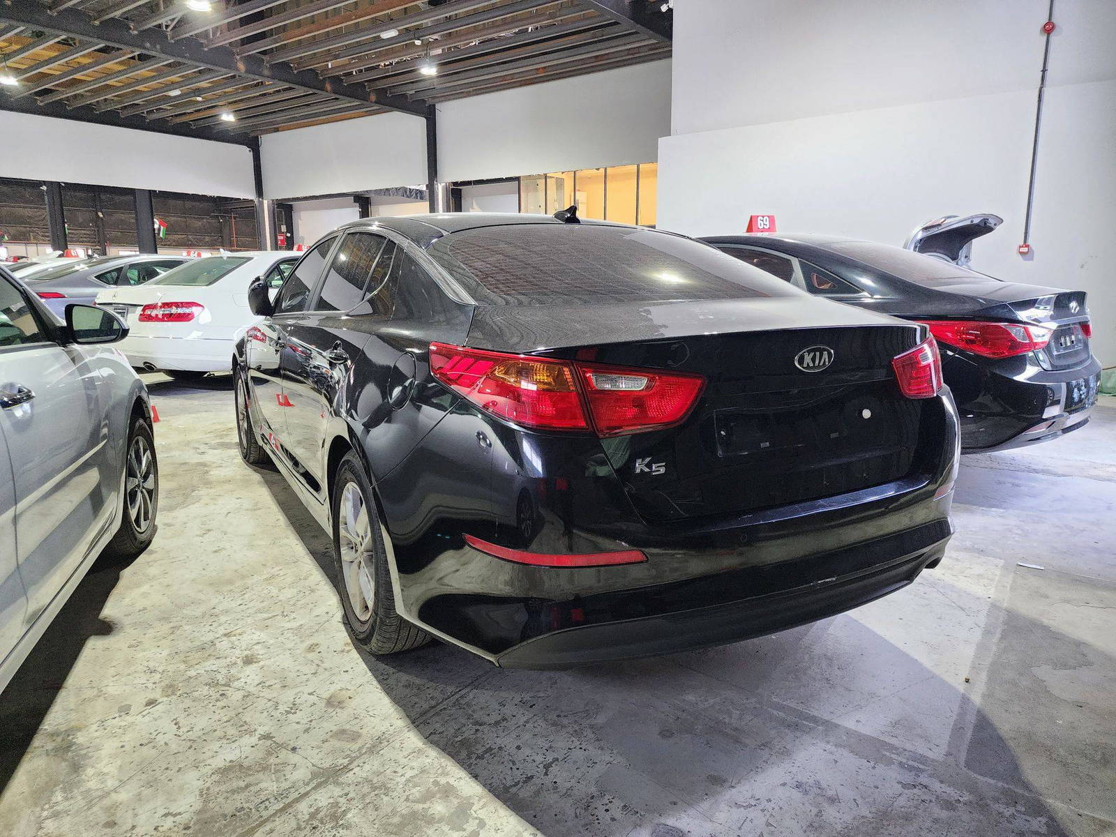 2015 KIA K5 — 239680 KM — Lot 639895 — Main - Marhaba Auctions Used Cars - Image 4