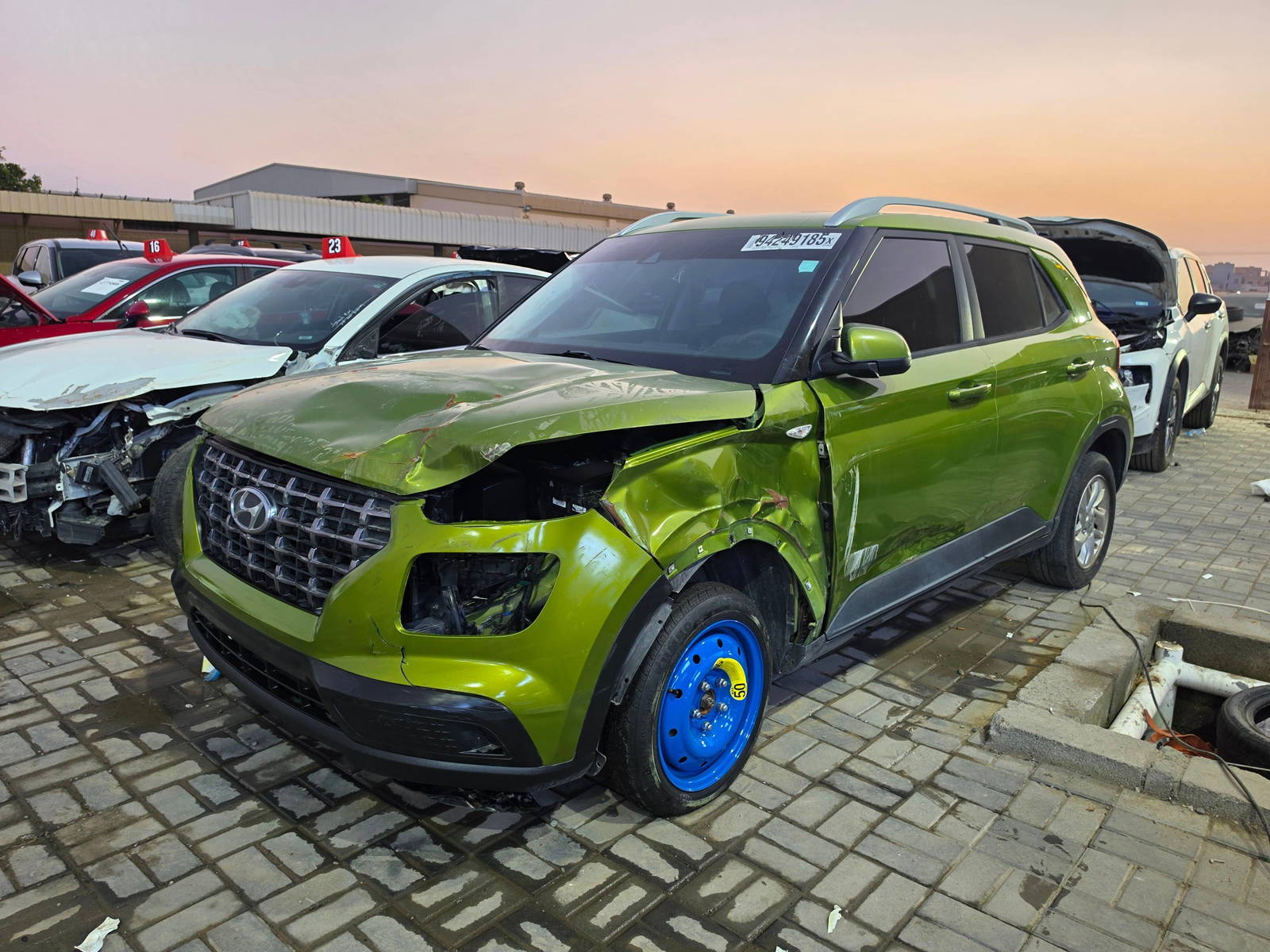 Hyundai VENUE SEL 2020 view 2