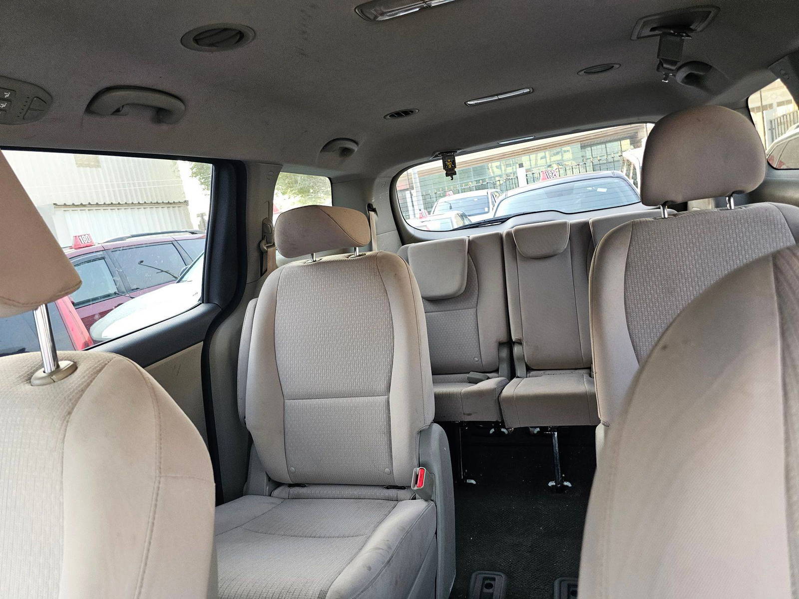 KIA SEDONA 2017 - Marhaba Auction Used Cars - Image 8
