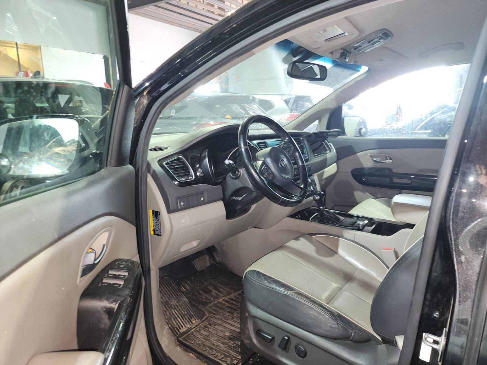 KIA SEDONA 2015 - Marhaba Auction Used Cars - Image 9