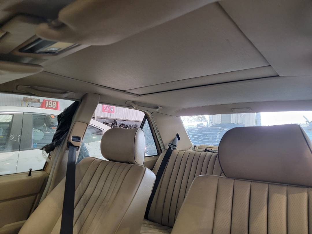 MERCEDES BENZ 260 1987 - Marhaba Auction Used Cars - Image 9