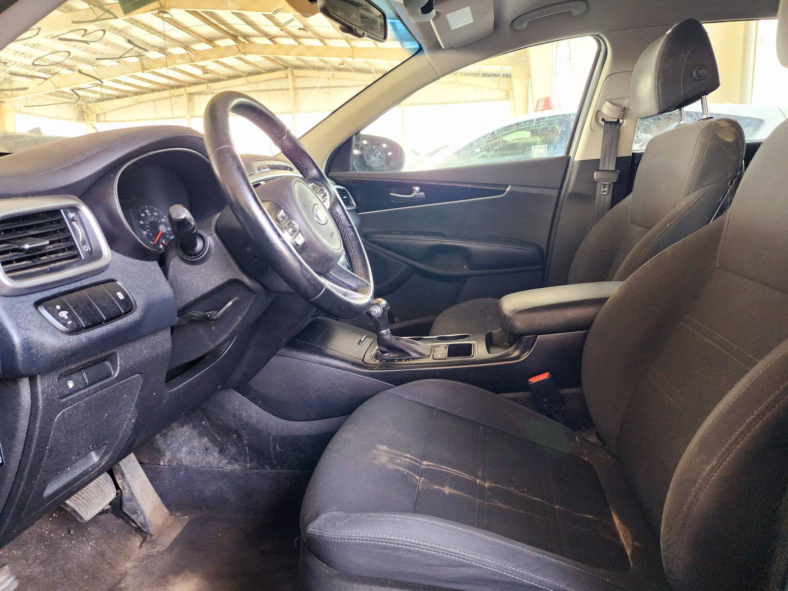 2017 KIA SORENTO — 116261 Miles — Lot 9HG197170 — Souq - Marhaba Auctions Used Cars - Image 8