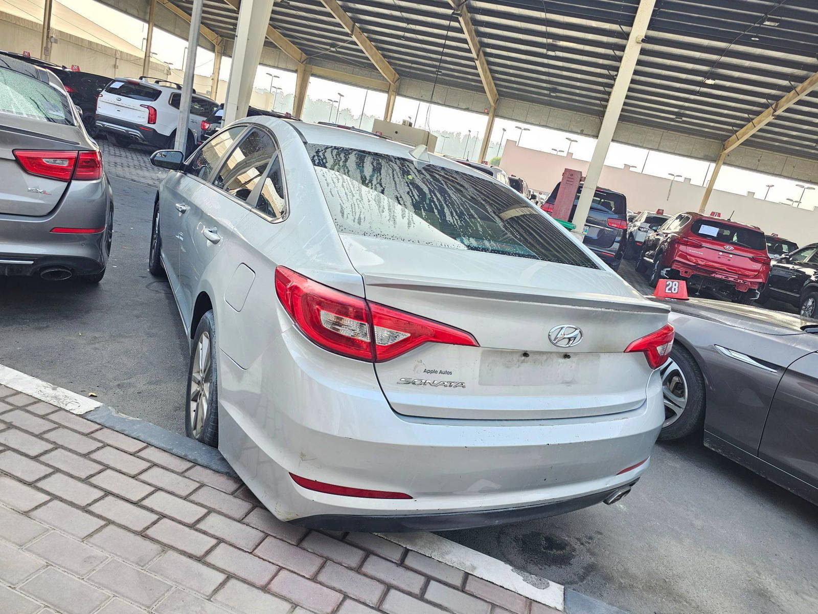 2015 HYUNDAI SONATA — 149211 Miles — Lot H106133 — Souq - Marhaba Auctions Used Cars - Image 4