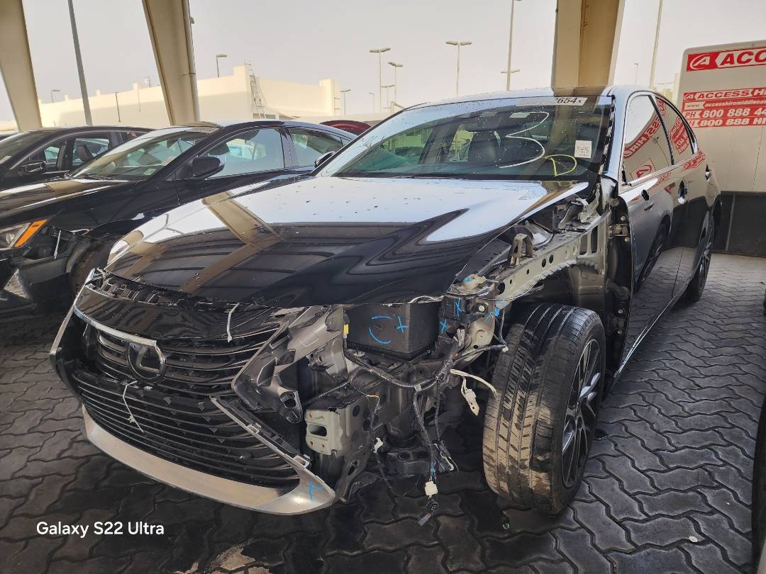 2016 LEXUS ES 350 — 100730 Miles — Lot 11526 — Souq - Marhaba Auctions Used Cars - Image 3