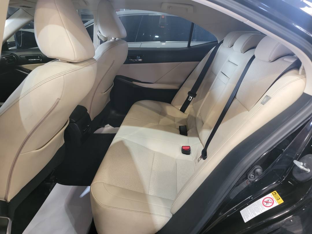 2014 LEXUS IS 250 — 105130 KM — Lot 013165 — Main - Marhaba Auctions Used Cars - Image 6