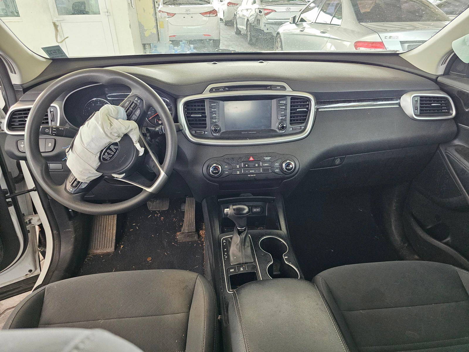 2018 KIA SORENTO — 119362 Miles — Lot 6JG415684 — Souq - Marhaba Auctions Used Cars - Image 7