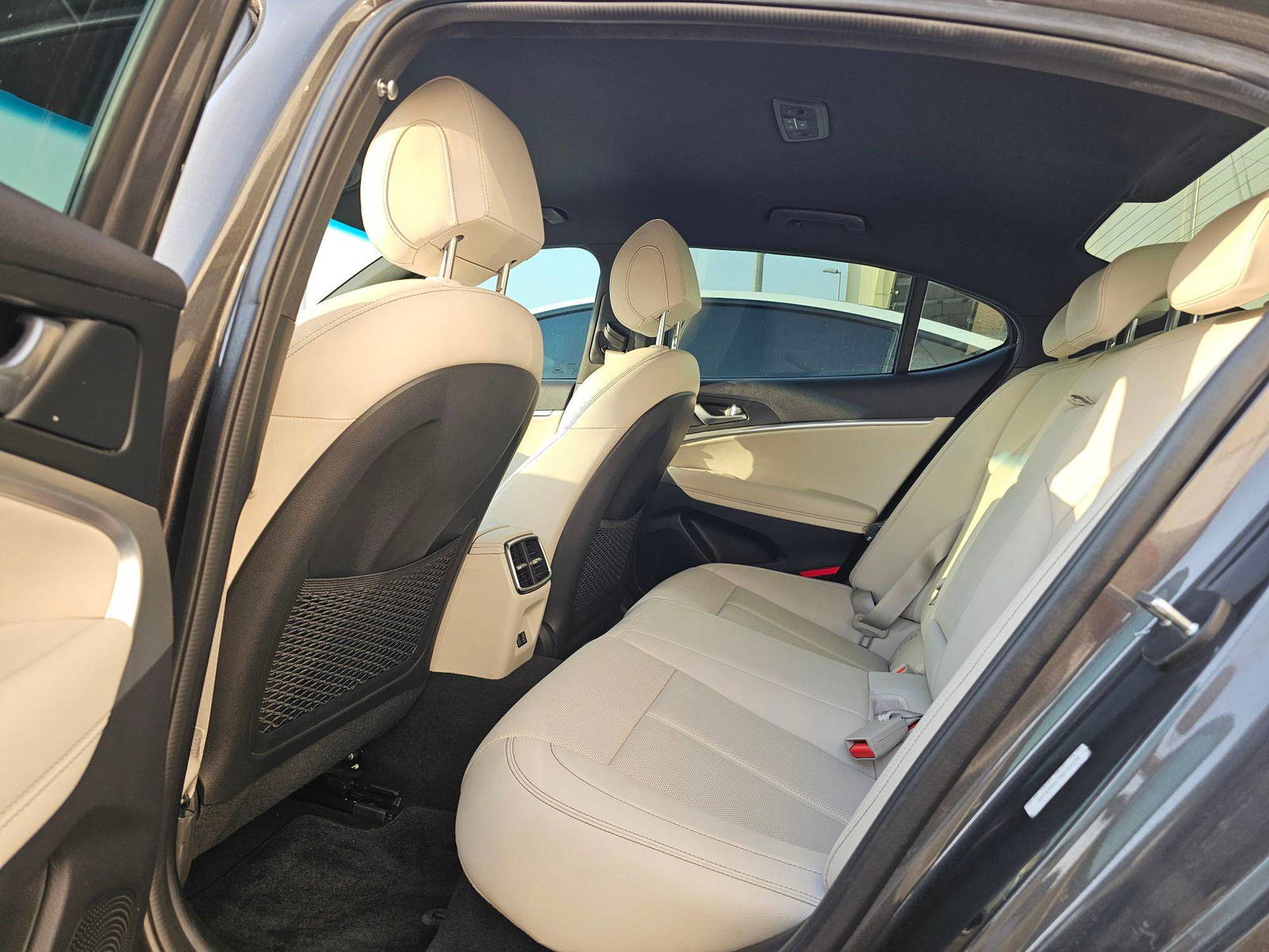 2025 GENESIS G70 — 5683 KM — Lot U152195 — Souq - Marhaba Auctions Used Cars - Image 7