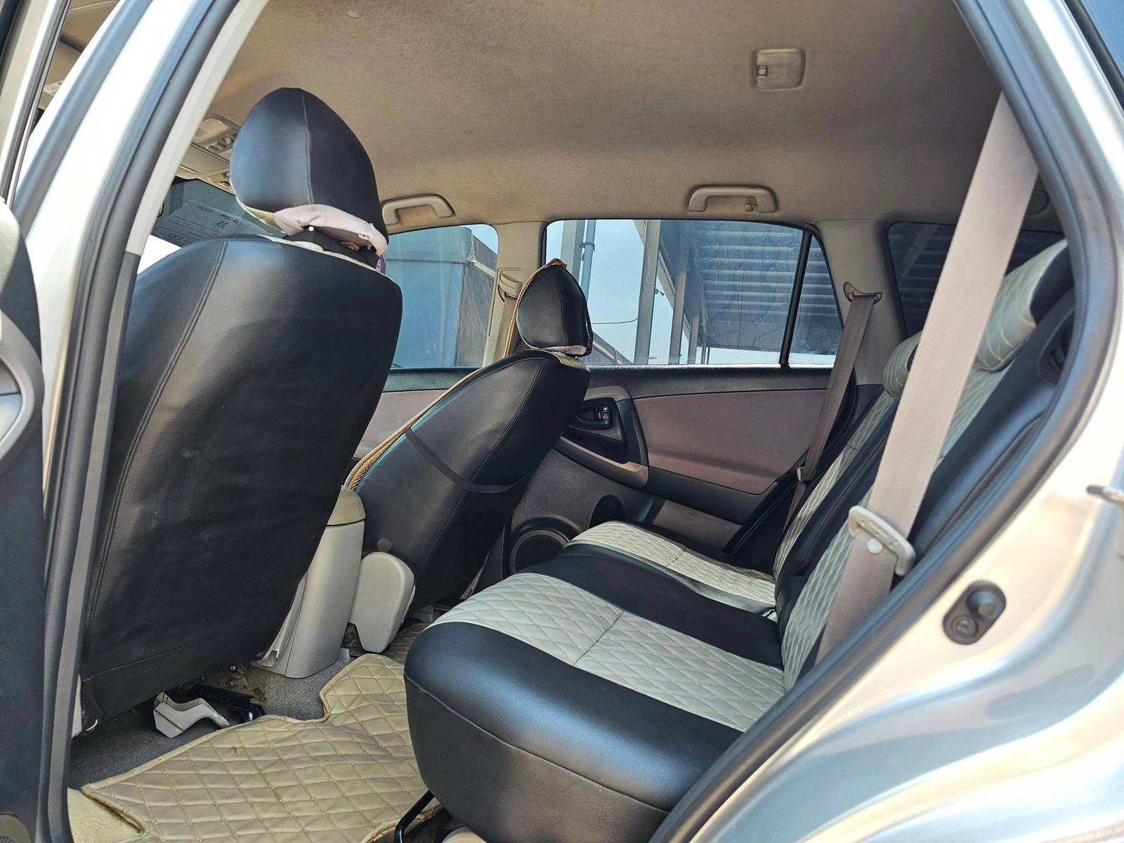2008 TOYOTA RAV4 — 297124 KM — Lot 5194388 — Souq - Marhaba Auctions Used Cars - Image 6