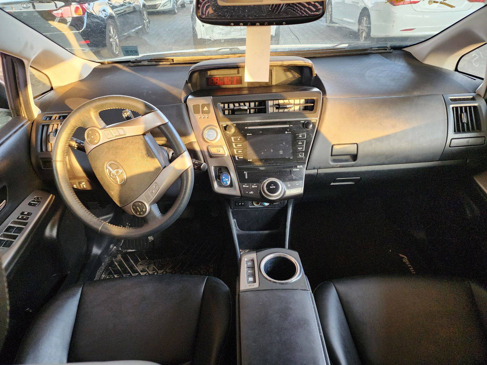 2017 TOYOTA PRIUS — 259915 KM — Lot 065351 — Ind. 12 - Marhaba Auctions Used Cars - Image 7
