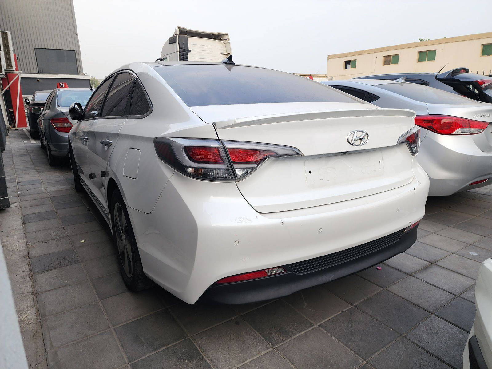 2015 HYUNDAI SONATA — 203085 KM — Lot 004006 — Souq - Marhaba Auctions Used Cars - Image 6