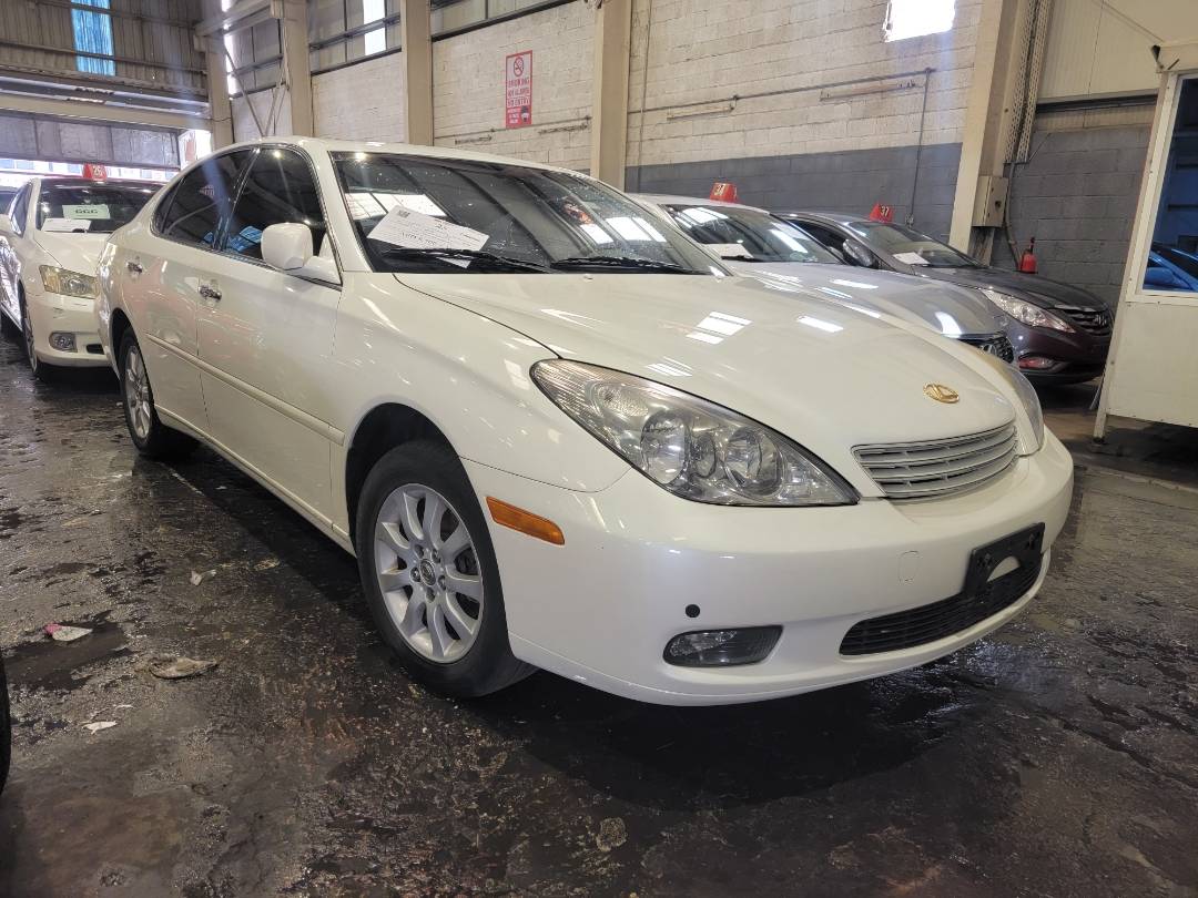 2004 LEXUS ES 330 — 94362 Miles — Lot 007238 — Main - Marhaba Auctions Used Cars - Image 3