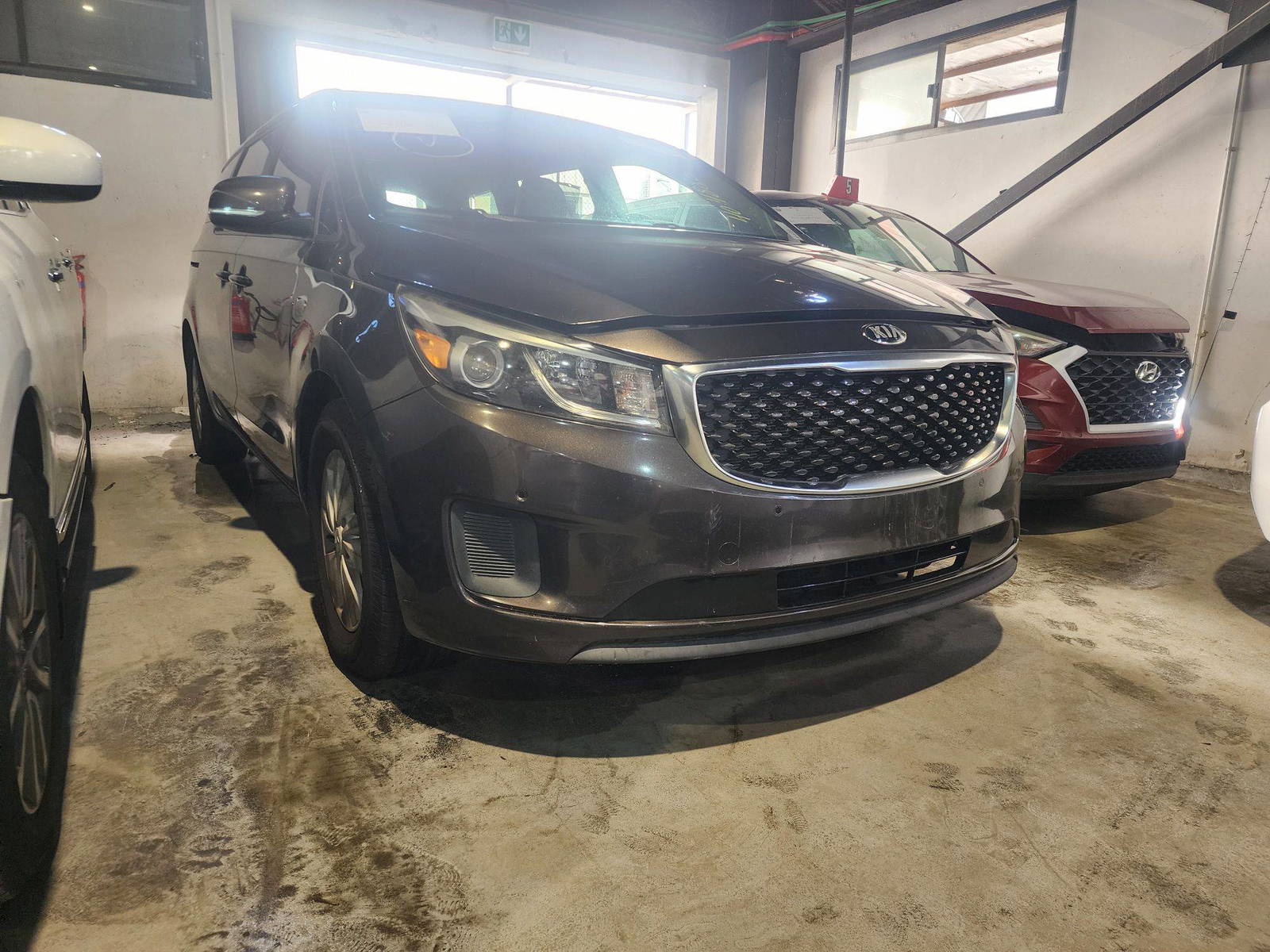 KIA SEDONA 2018 - Marhaba Auction Used Cars - Image 4