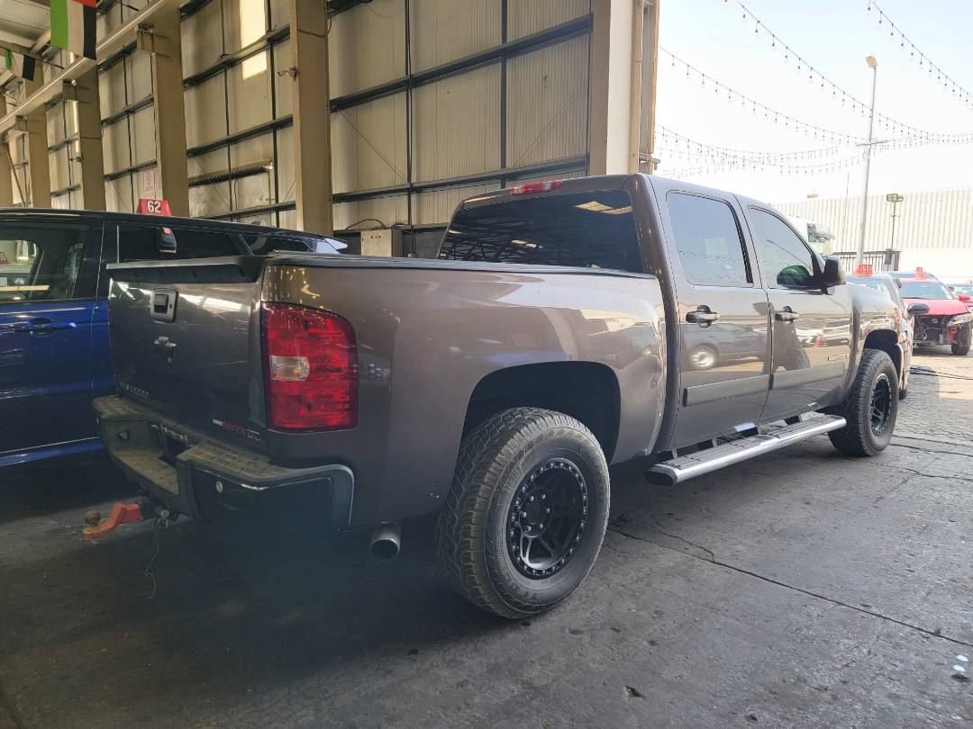 2007 CHEVROLET SILVERADO — 223506 Miles — Lot 568209 — Main - Marhaba Auctions Used Cars - Image 3