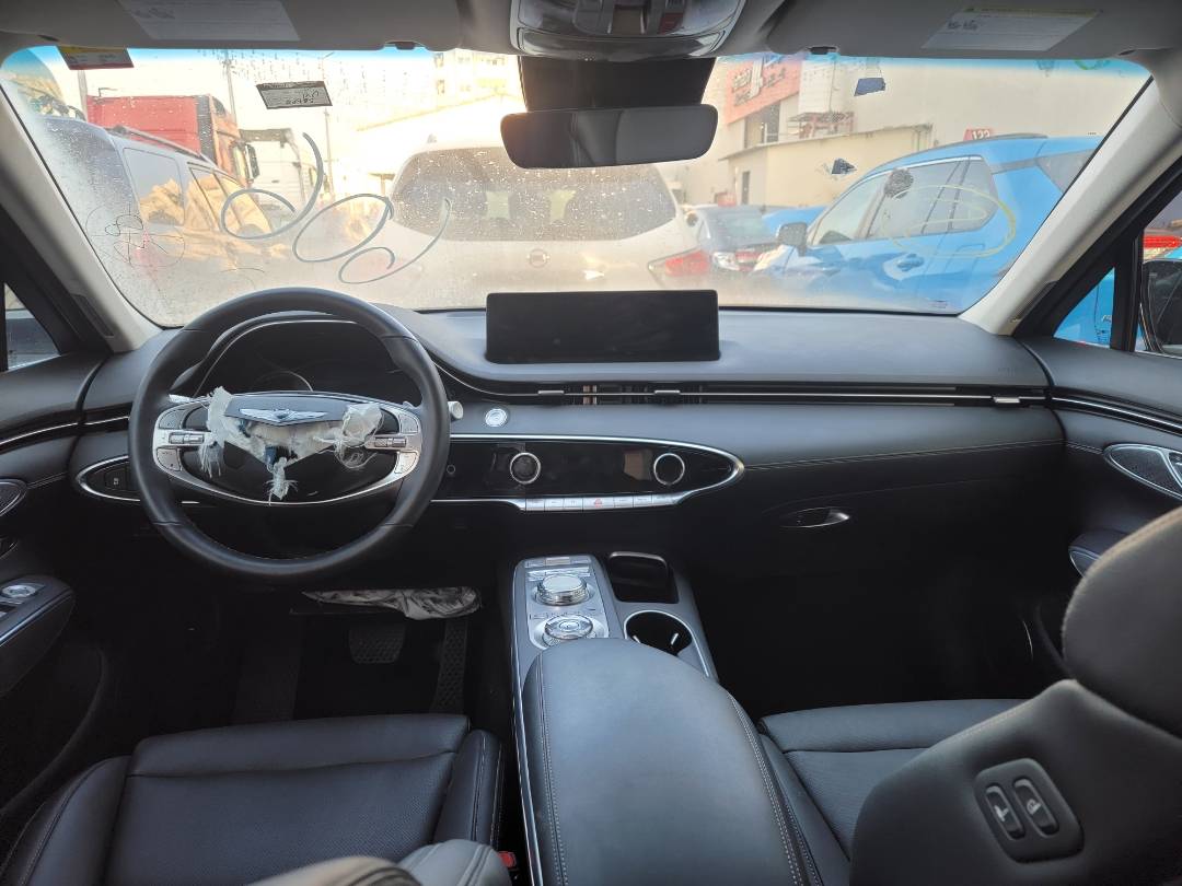 2022 GENESIS GV70 — 20985 Miles — Lot 073892 — Main - Marhaba Auctions Used Cars - Image 8