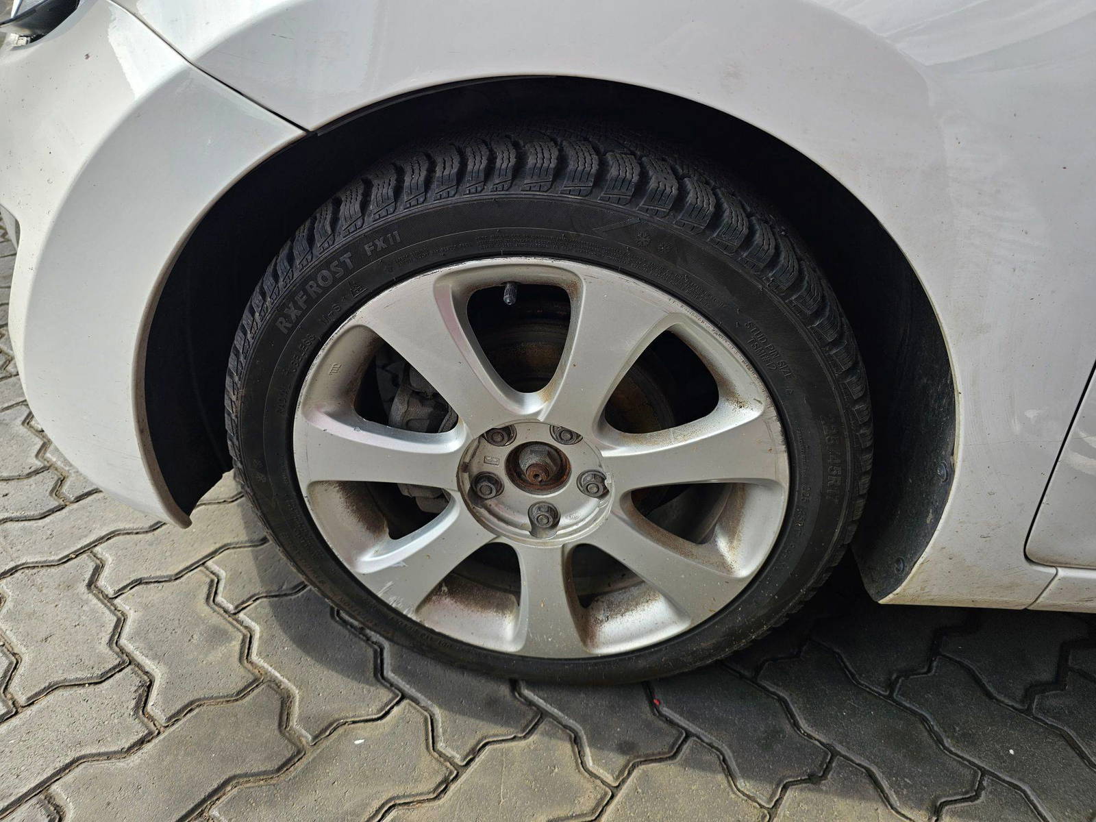 2013 HYUNDAI ELANTRA — 176900 KM — Lot 40015839 — Souq - Marhaba Auctions Used Cars - Image 10