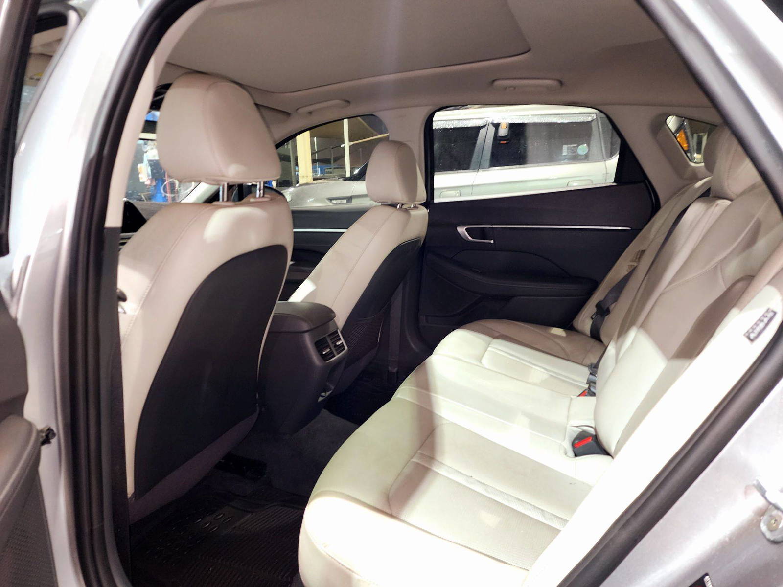 2020 HYUNDAI SONATA — 65880 Miles — Lot 4J23LH049867 — Souq - Marhaba Auctions Used Cars - Image 6