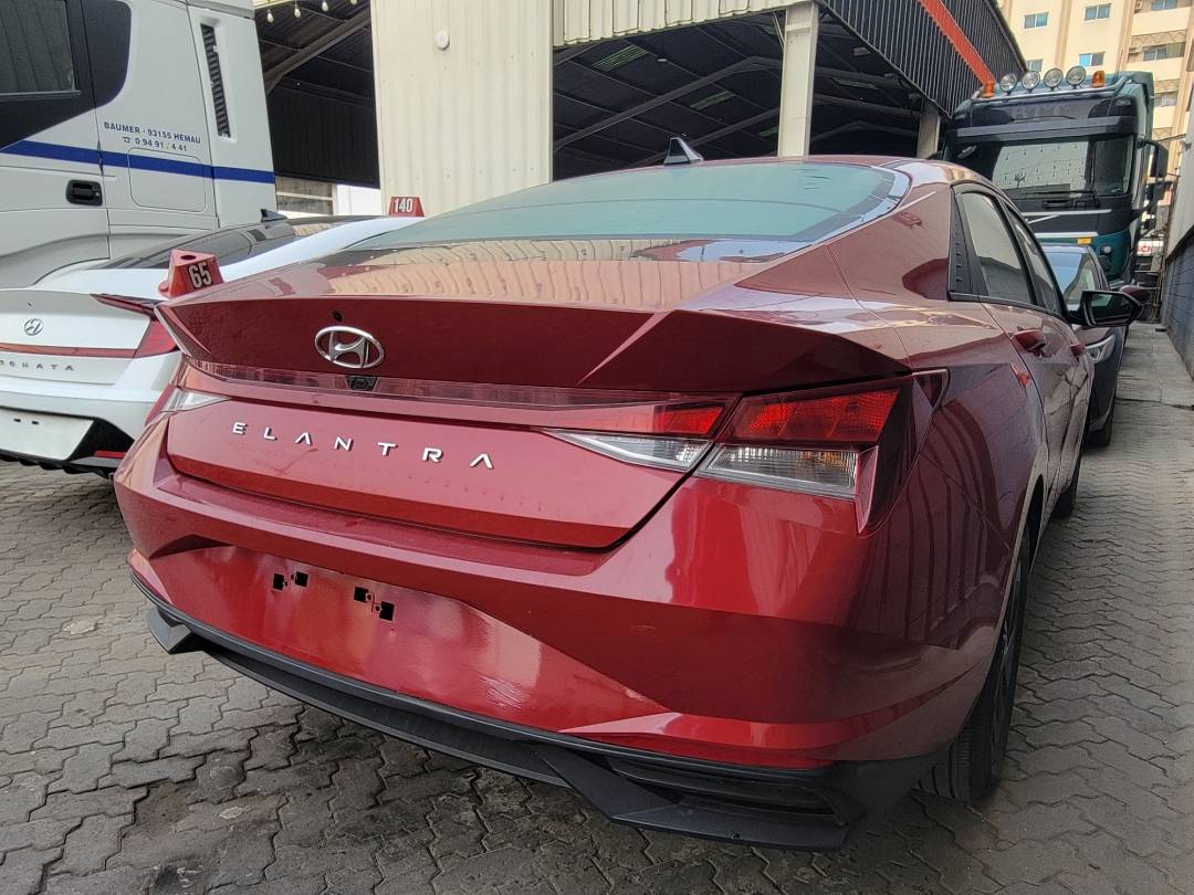 2022 HYUNDAI ELANTRA — 22489 KM — Lot 65917232 — Souq - Marhaba Auctions Used Cars - Image 3