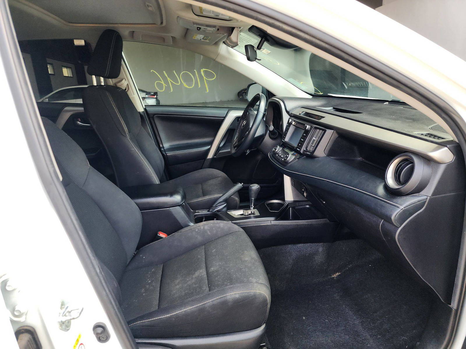 2018 TOYOTA RAV4 — 91046 Miles — Lot 77898754 — Souq - Marhaba Auctions Used Cars - Image 9