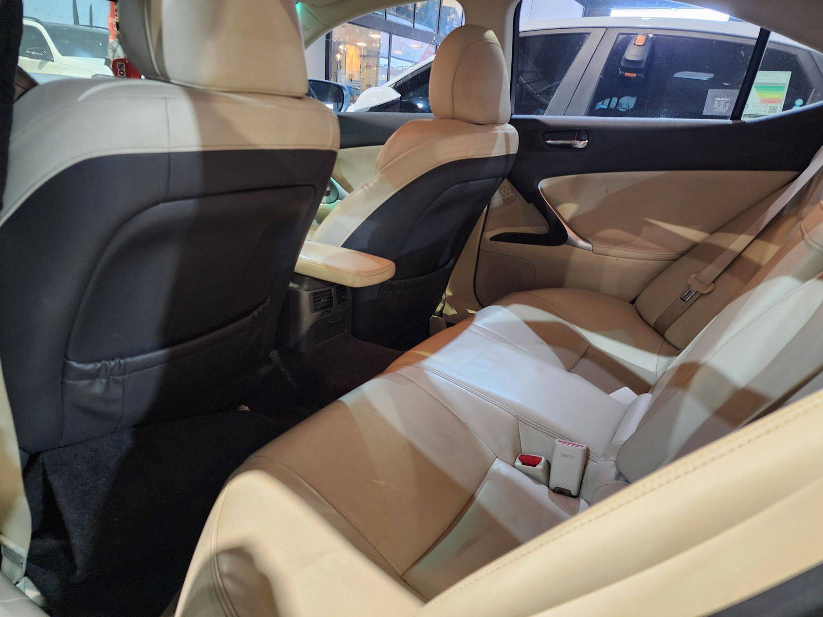2010 LEXUS IS 250 — 246715 Miles — Lot 68022535 — Al Quoz - Marhaba Auctions Used Cars - Image 7