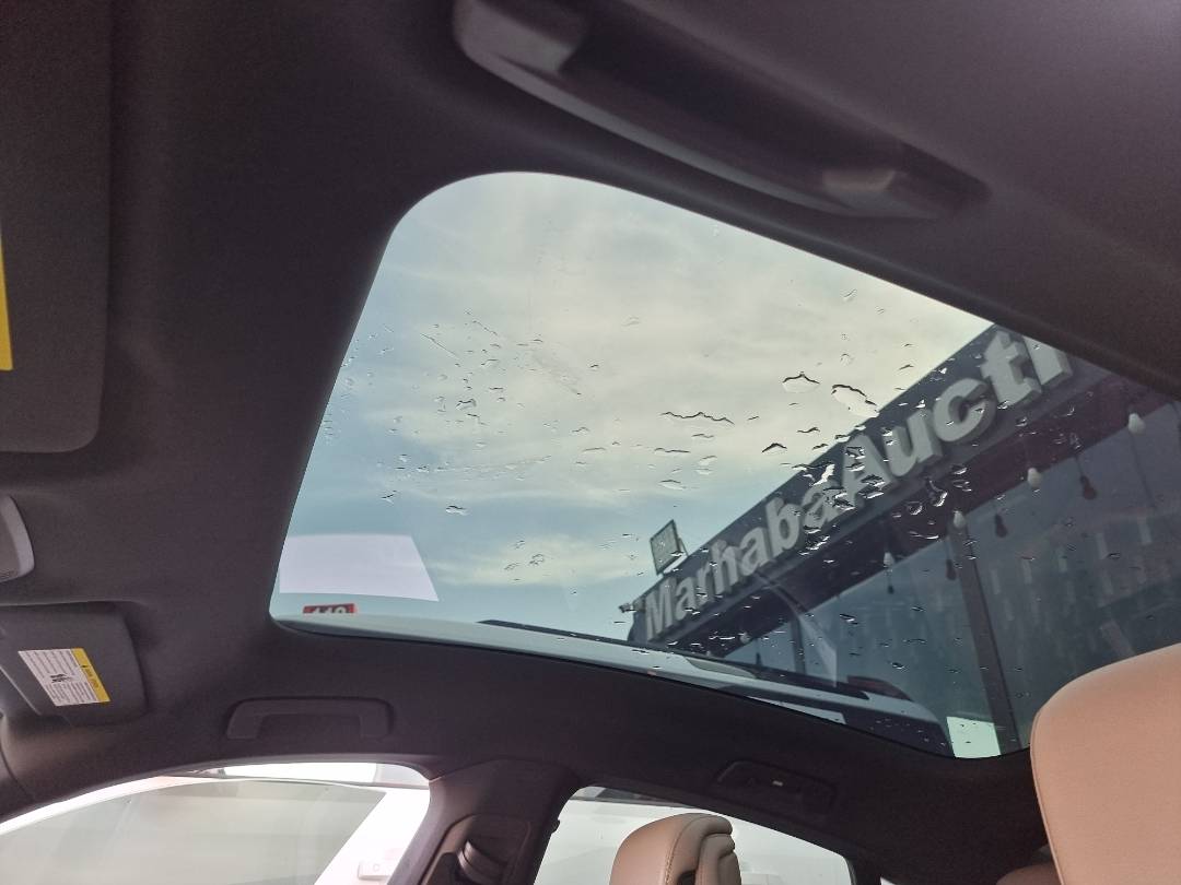 PORSCHE TAYCAN 2021 - Marhaba Auction Used Cars - Image 11