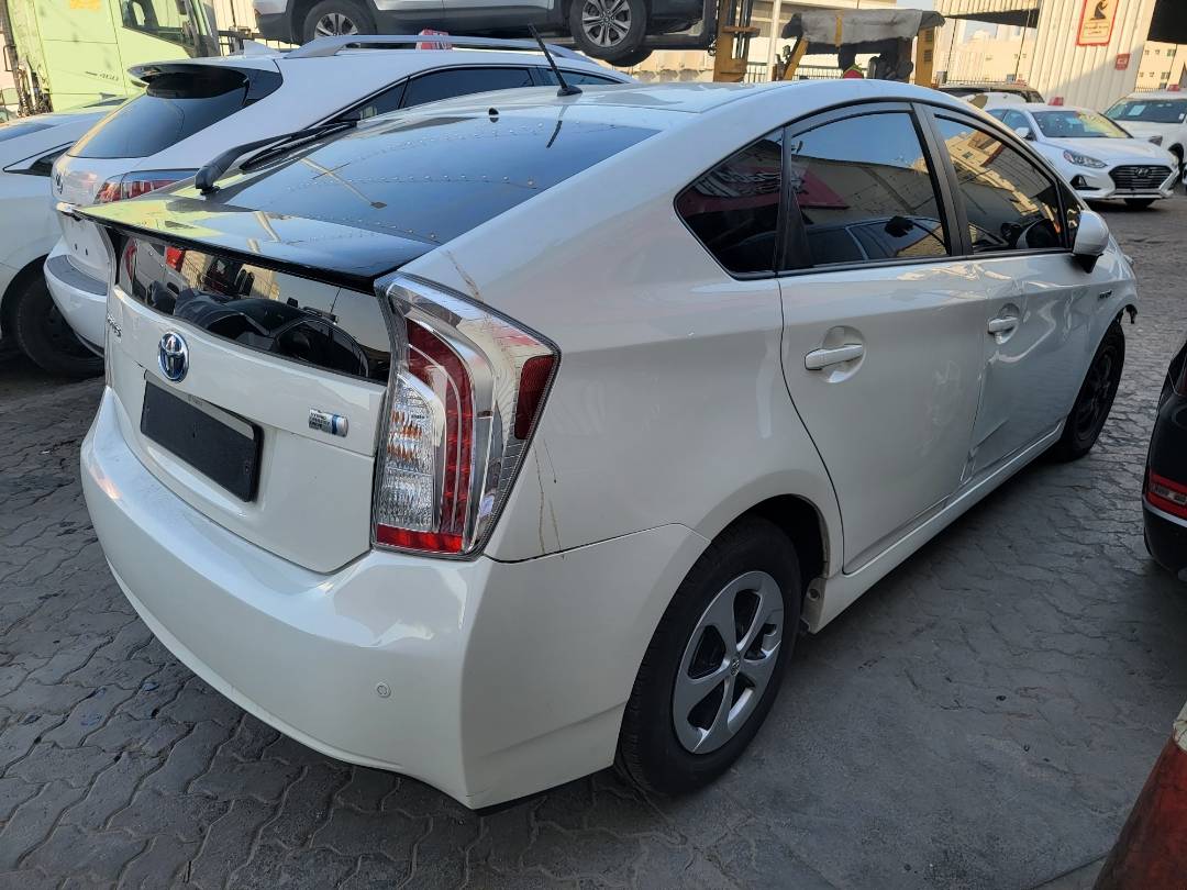 2013 TOYOTA PRIUS — 51516 KM — Lot 716944 — Main - Marhaba Auctions Used Cars - Image 4