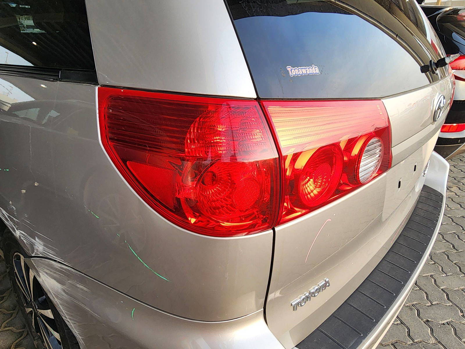 2006 TOYOTA SIENNA — 222909 Miles — Lot 43229564 — Souq - Marhaba Auctions Used Cars - Image 11