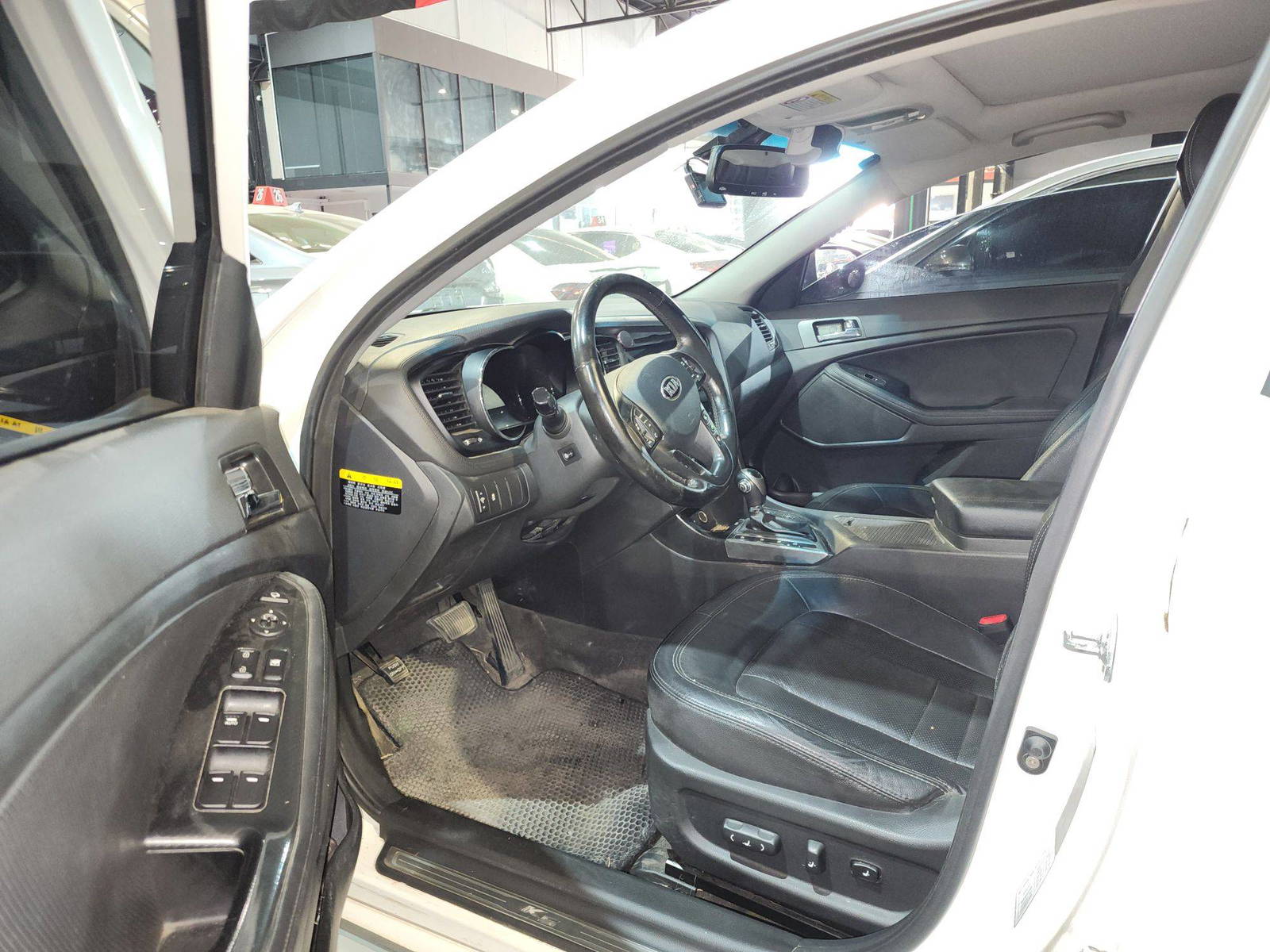 2013 KIA K5 — 230463 KM — Lot A021036 — Souq - Marhaba Auctions Used Cars - Image 9