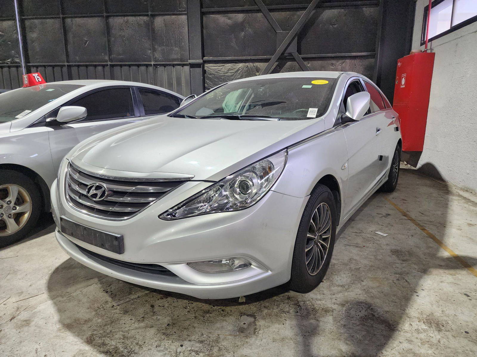 2012 HYUNDAI SONATA — 298092 KM — Lot 446950 — Al Quoz - Marhaba Auctions Used Cars - Image 4