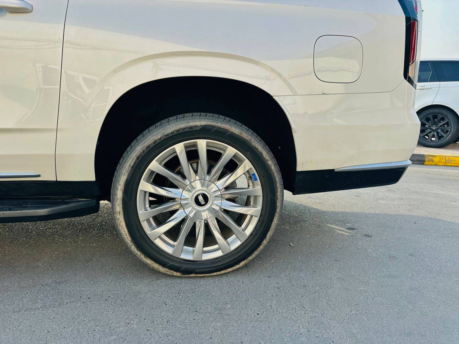2022 CADILLAC ESCALADE — 51450 KM — Lot L5NR144571 — Souq - Marhaba Auctions Used Cars - Image 12