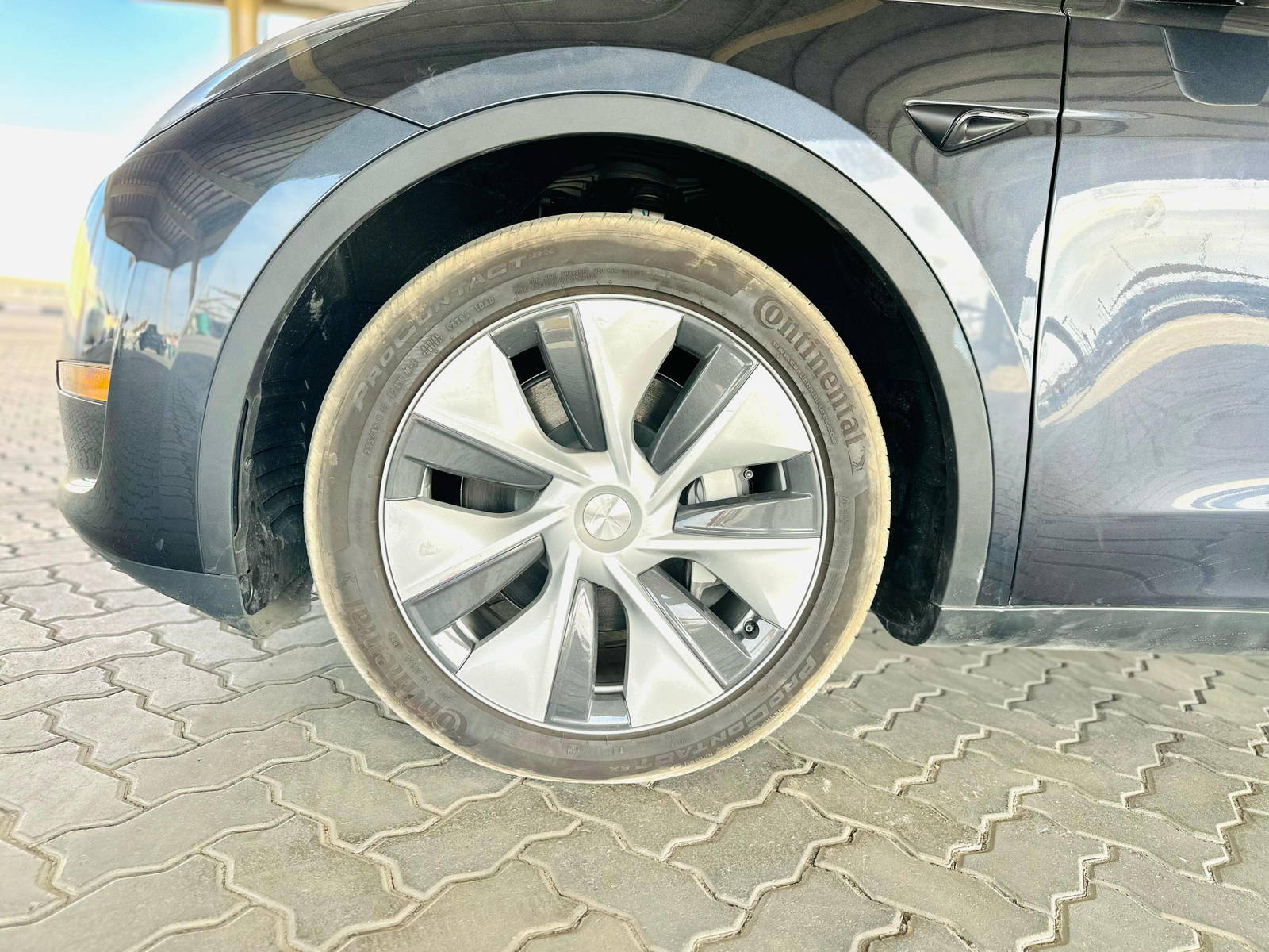 2024 TESLA MODEL Y — 3879 KM — Lot RF061417 — Souq - Marhaba Auctions Used Cars - Image 13
