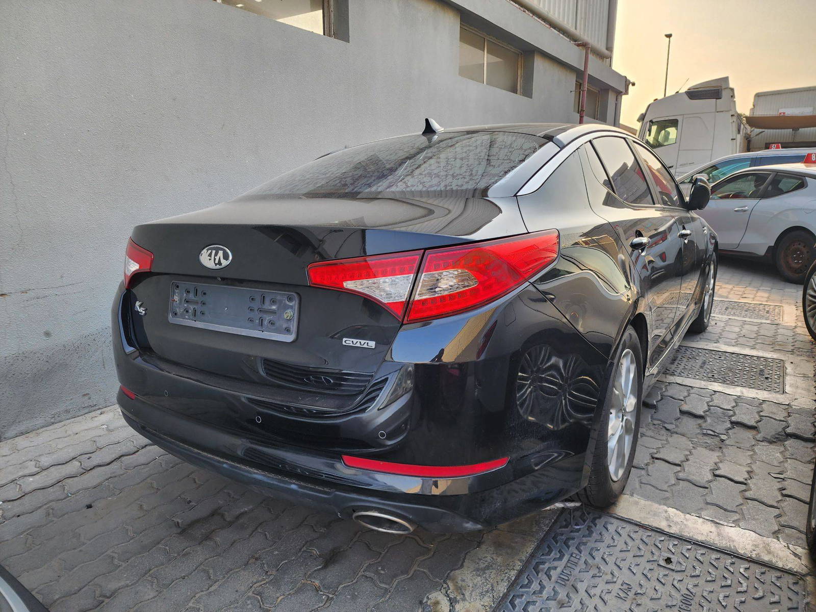 2013 KIA K5 — 97504 KM — Lot 420834 — Al Quoz - Marhaba Auctions Used Cars - Image 5