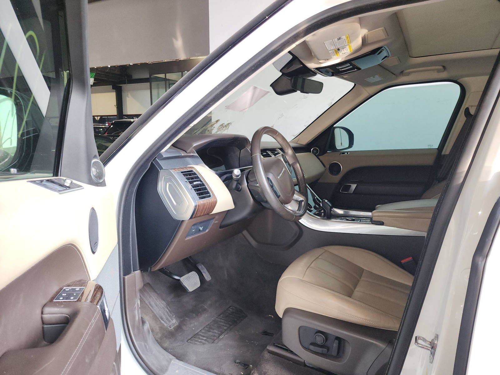 2020 LAND ROVER RANGE ROVER SPORT HSE — 126867 Miles — Lot LA706203 — Main - Marhaba Auctions Used Cars - Image 10