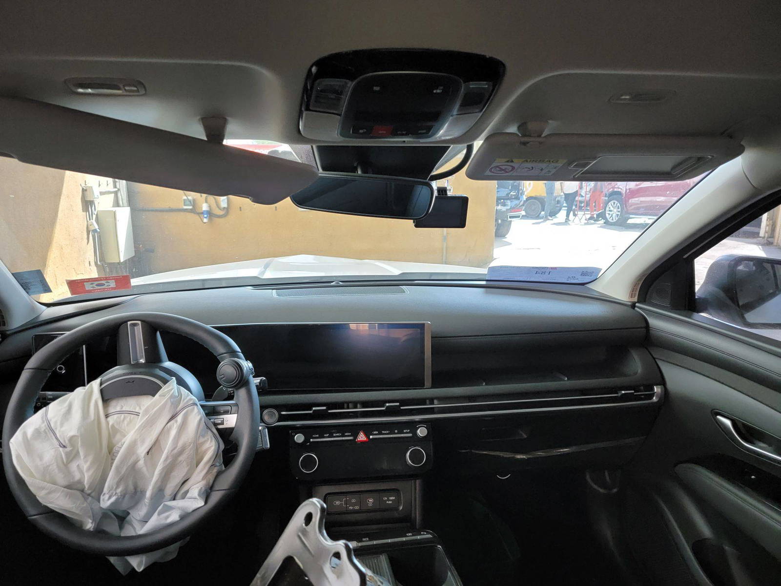 2024 HYUNDAI TUCSON — 16827 KM — Lot 283110 — Souq - Marhaba Auctions Used Cars - Image 7