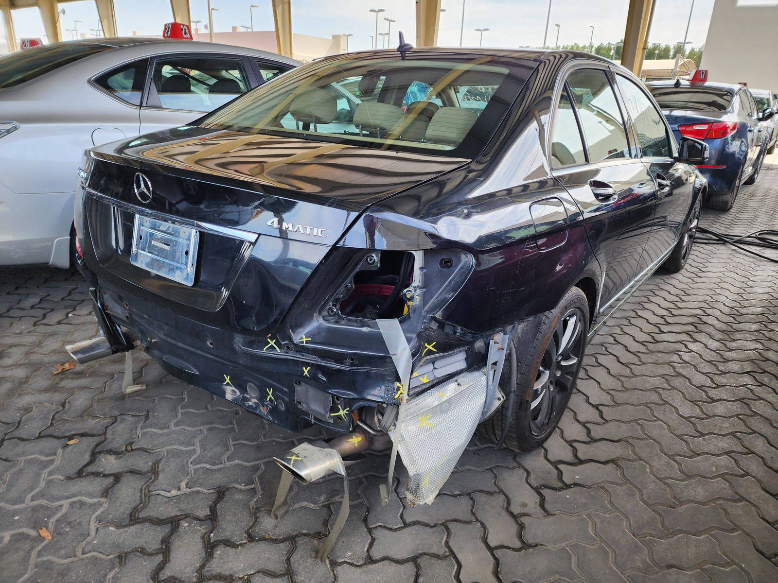 2011 MERCEDES BENZ C300 — 219491 Miles — Lot 38113302 - Marhaba Auctions Used Cars - Image 5