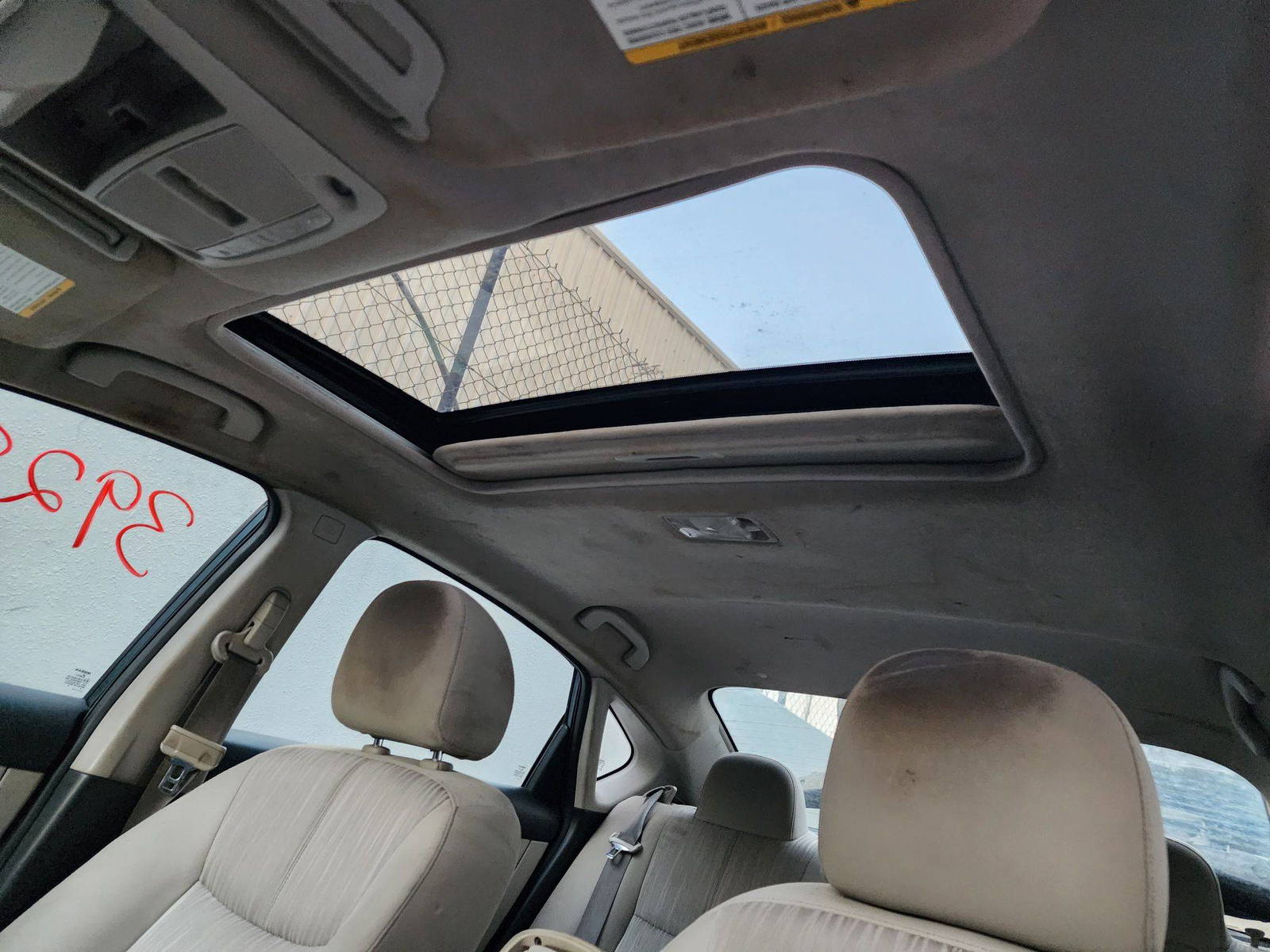 2016 NISSAN SENTRA — 253767 Miles — Lot 39282557 — Souq - Marhaba Auctions Used Cars - Image 9