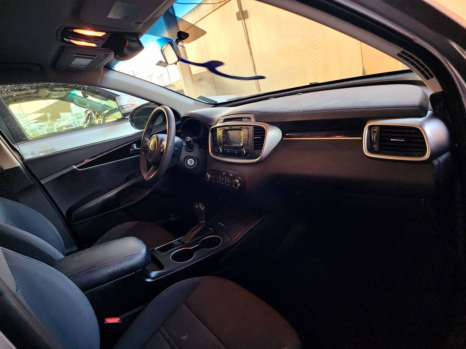 2017 KIA SORENTO — 140384 Miles — Lot 76917234 — Souq - Marhaba Auctions Used Cars - Image 8