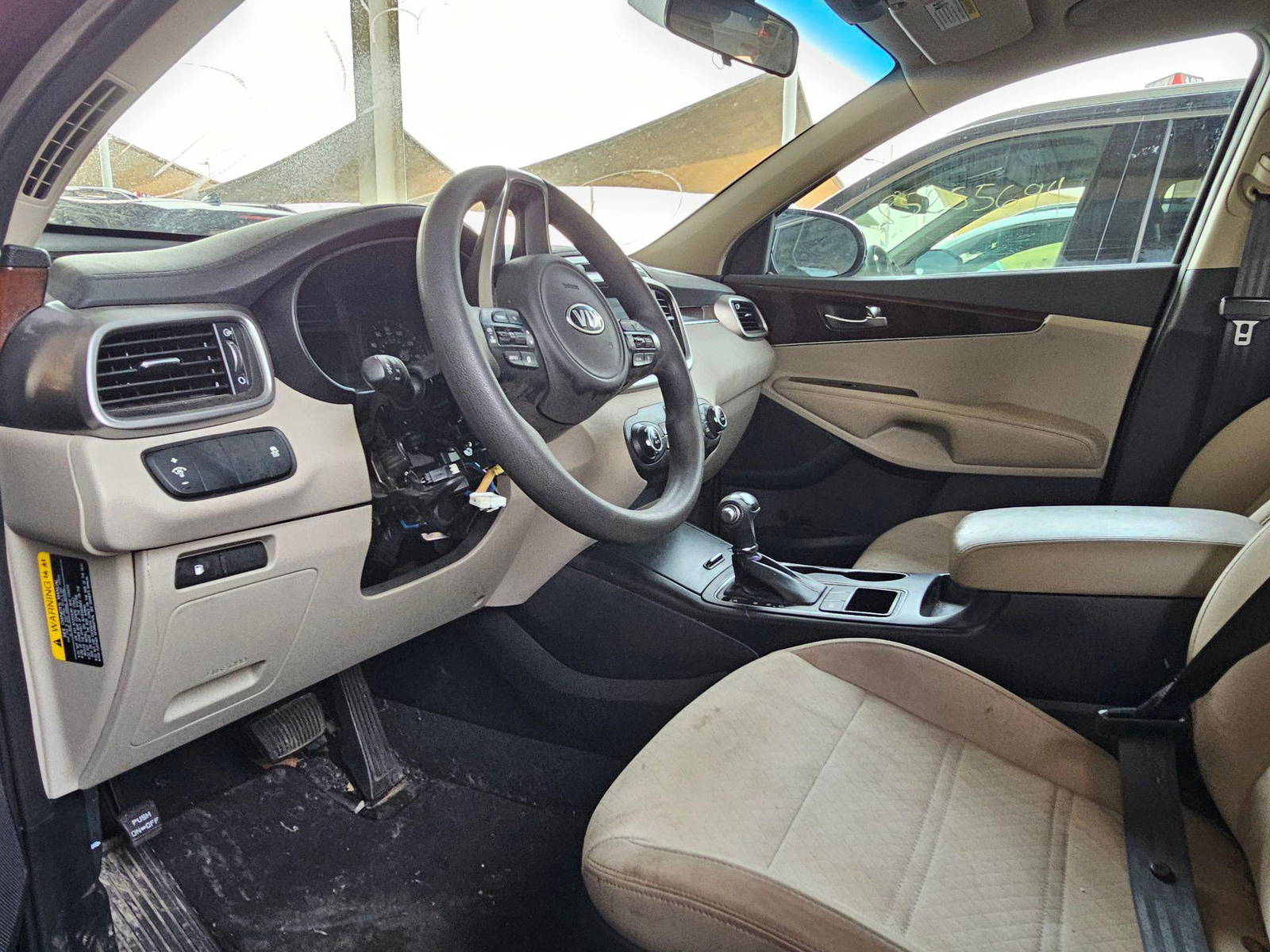 2018 KIA SORENTO — 126131 Miles — Lot 87311554 — Souq - Marhaba Auctions Used Cars - Image 8