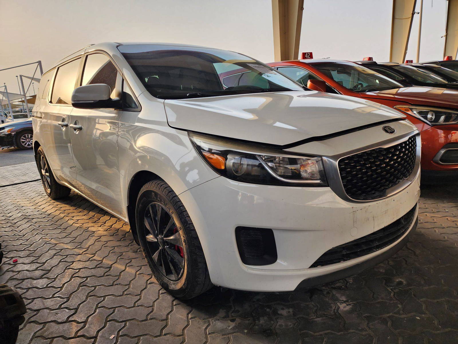 2016 KIA SEDONA — 164991 Miles — Lot 39009696 — Souq - Marhaba Auctions Used Cars - Image 6