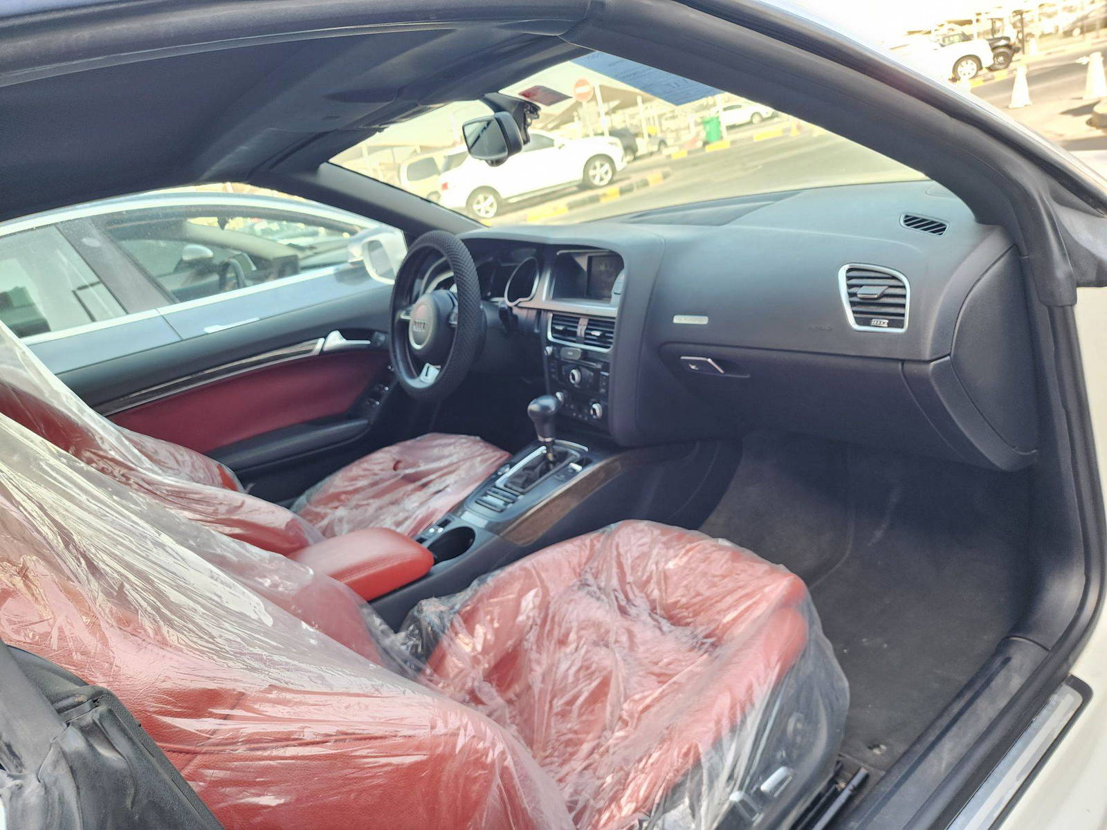 2012 AUDI A5 CABRIOLET PREMIUM — 17753 KM — Lot F4CN004105 — Souq - Marhaba Auctions Used Cars - Image 7