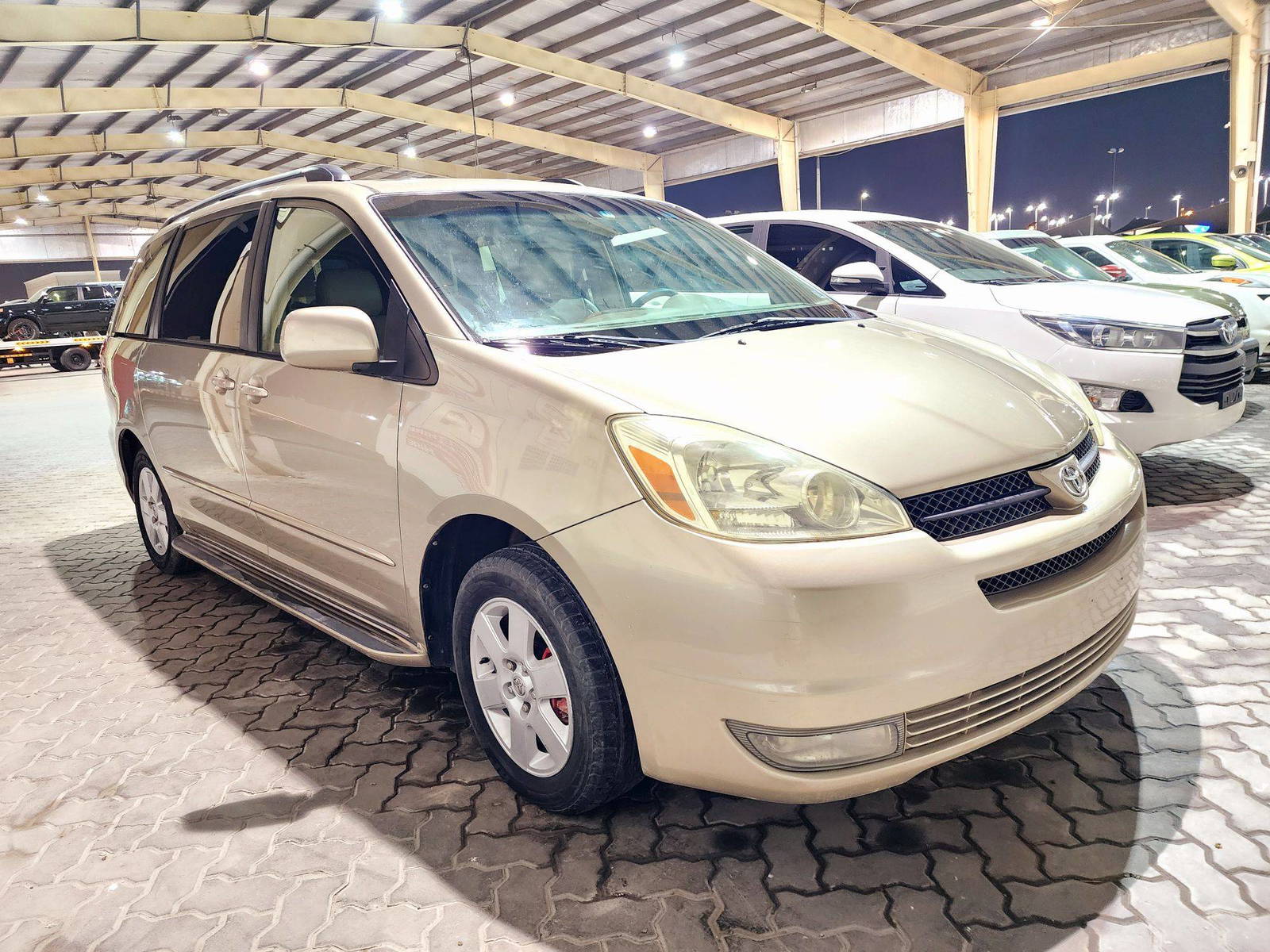 2004 TOYOTA SIENNA — 241372 Miles — Lot S019721 — Souq - Marhaba Auctions Used Cars - Image 4