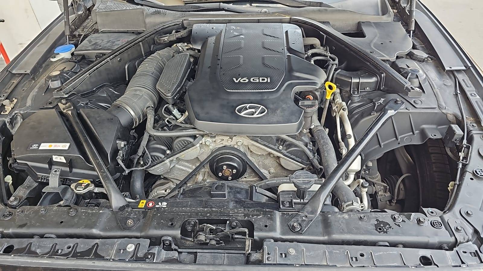 HYUNDAI GENESIS 2015 - Marhaba Auction Used Cars - Image 8