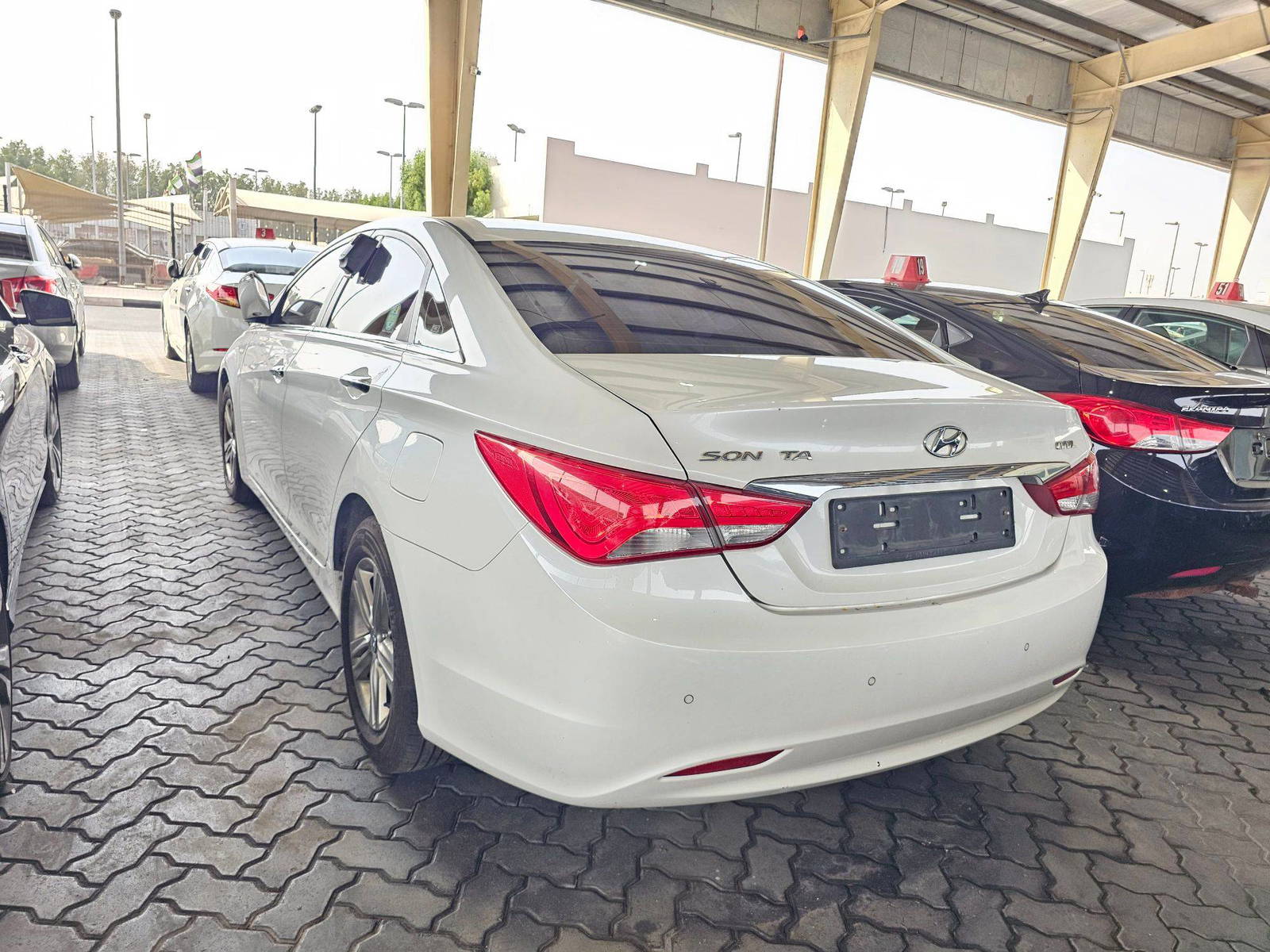 2013 HYUNDAI SONATA — 249535 KM — Lot 556429 — Souq - Marhaba Auctions Used Cars - Image 5