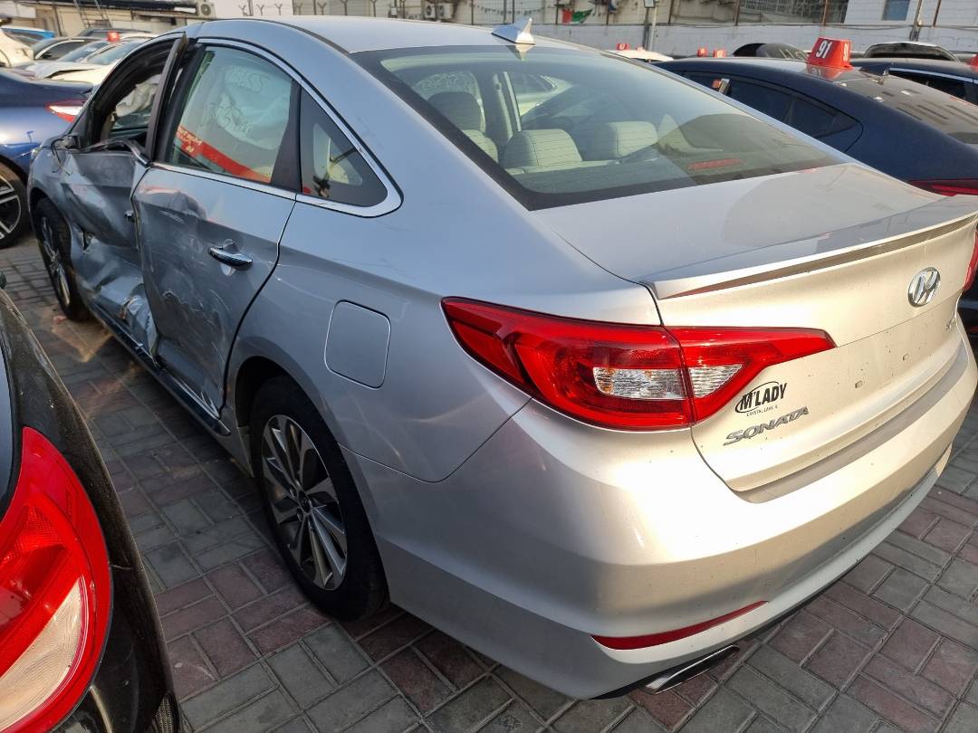 2017 HYUNDAI SONATA — 103237 Miles — Lot 1235478 — Ind. 12 - Marhaba Auctions Used Cars - Image 4