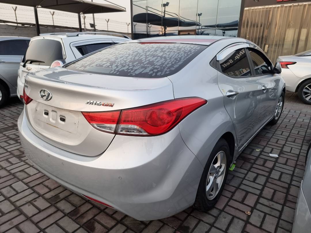 2012 HYUNDAI AVANTE — 99307 KM — Lot 125487 — Ind. 12 - Marhaba Auctions Used Cars - Image 4