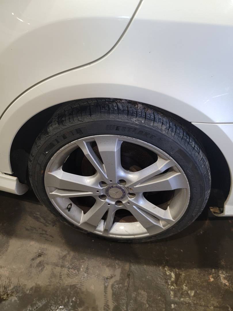 2013 MERCEDES BENZ E 350 — 173530 Miles — Lot DA733711 — Main - Marhaba Auctions Used Cars - Image 9
